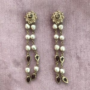 Chanel pearl clip on earrings